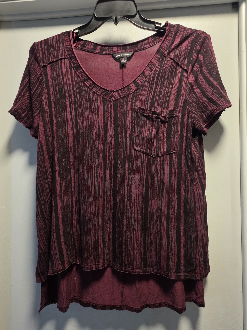 ✨ Rock & Republic Grunge Layered Tee ✨ - Picture 2 of 8